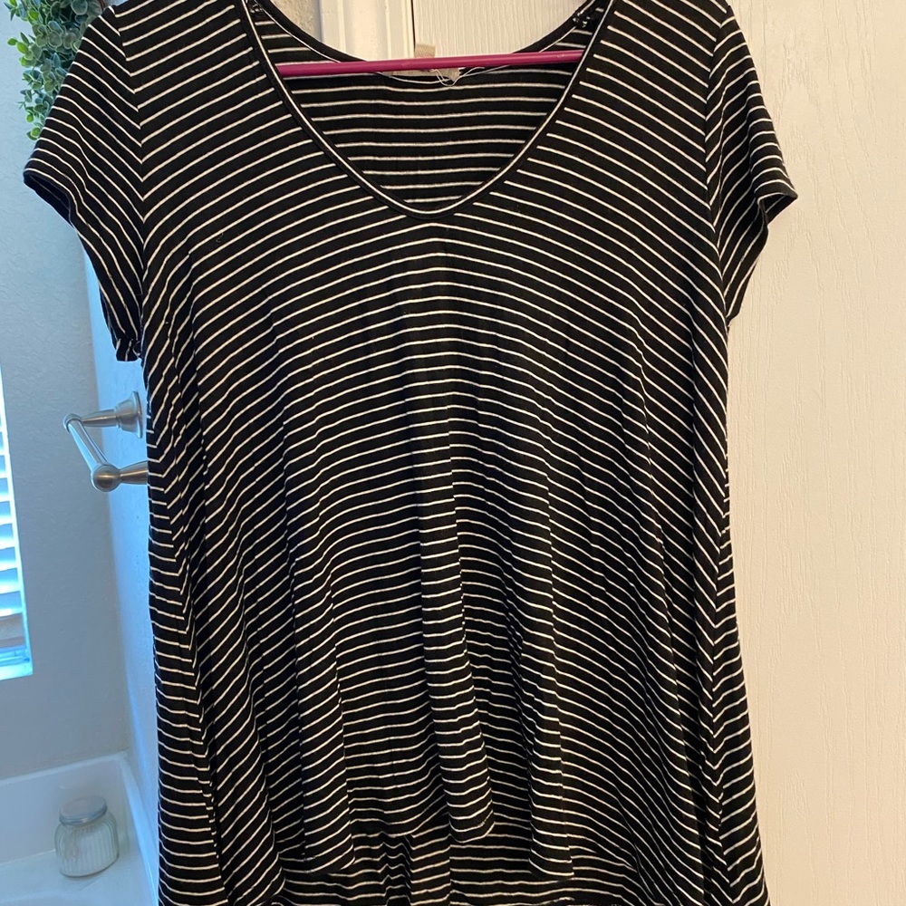 Black & white striped swing tee